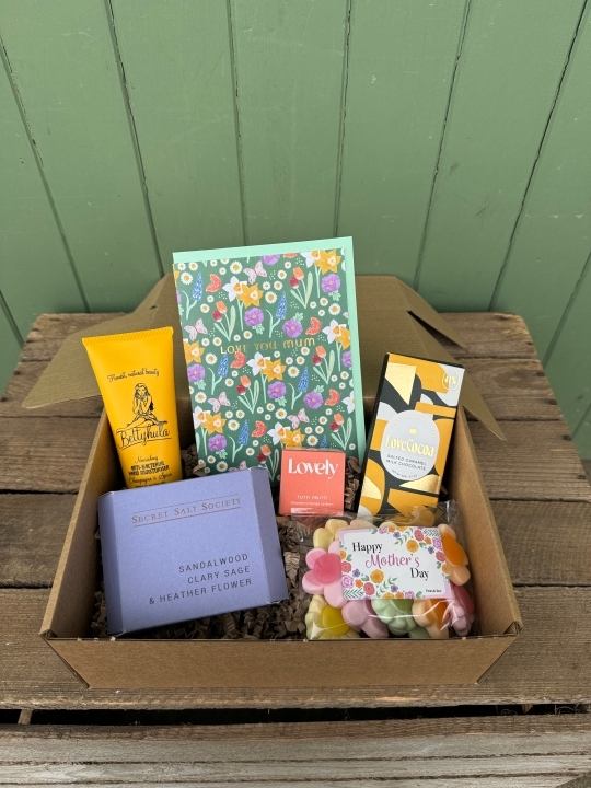 Lovely Mum Gift Box
