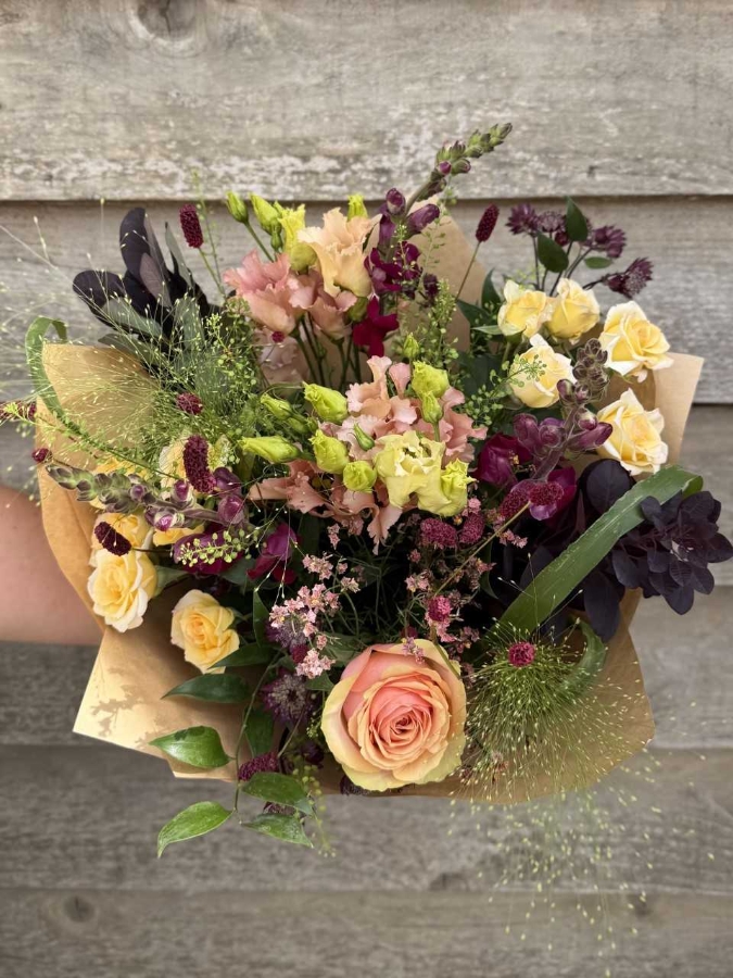 Soft Seasonal Handtied