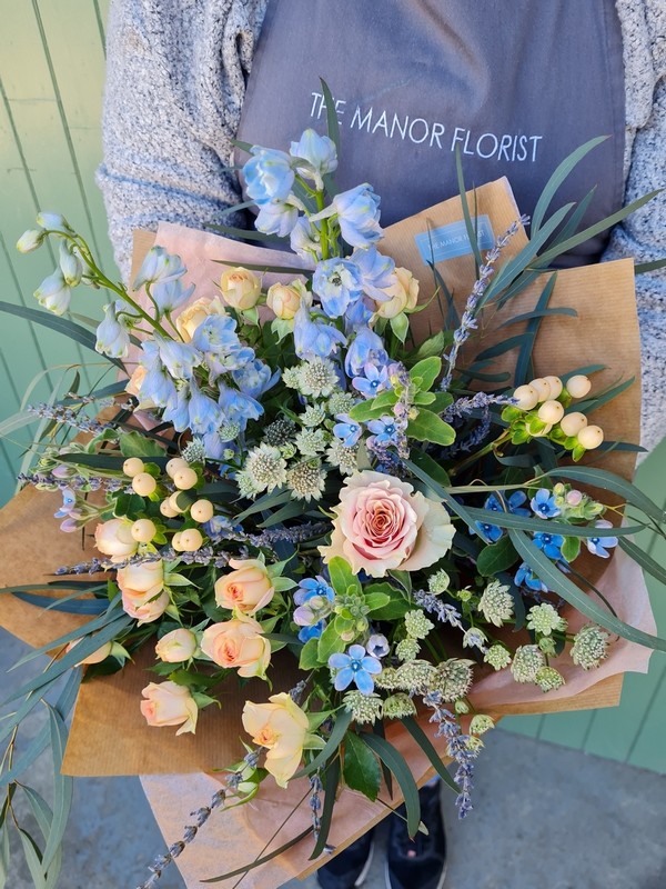 Summer Blues and Peaches Handtied