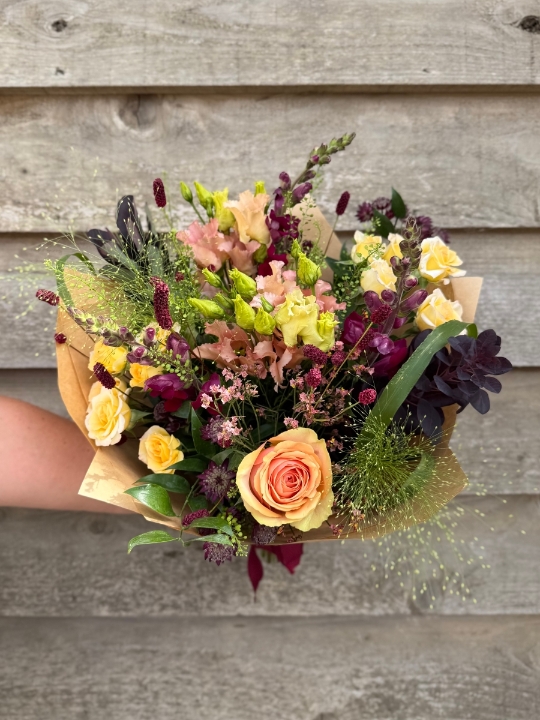 Soft Seasonal Handtied