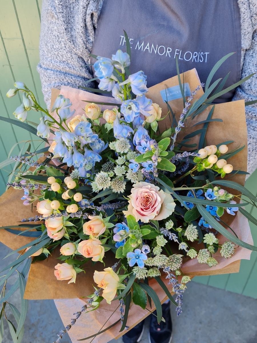 Summer Blues and Peaches Handtied